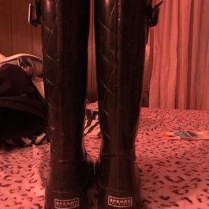 Black sperry rain boots